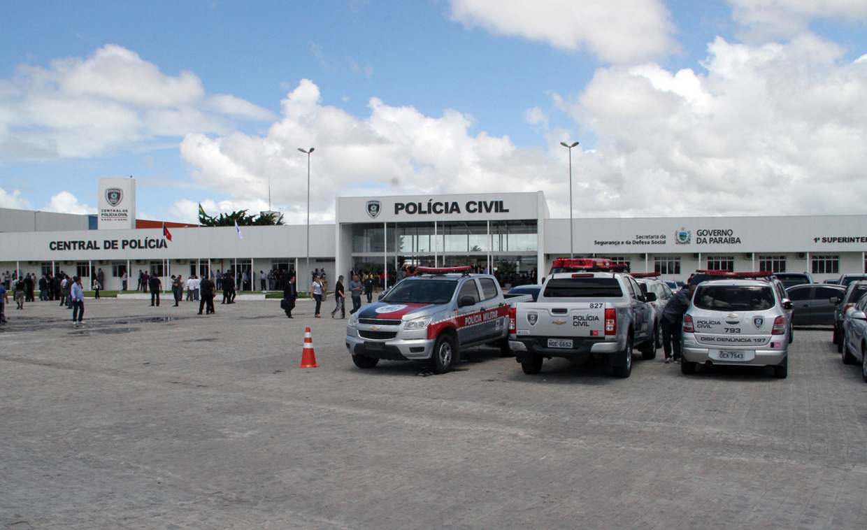 Suspeito de matar o professor foi levado para a Central de Polícia de João Pessoa (Foto: Divulgação)