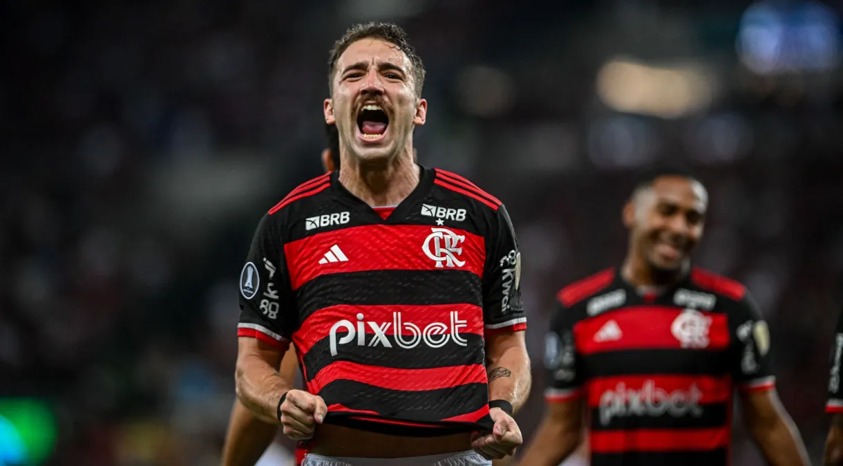 Léo Ortiz comemora gol contra o Palestino em sua estreia pelo Flamengo Reprodução/Conmebol 