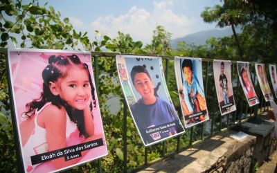 Memorial no Rio volta a ter fotos de crianças vítimas de bala perdida